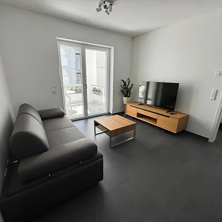 Urban Wood Loft - Modern & Stylish *